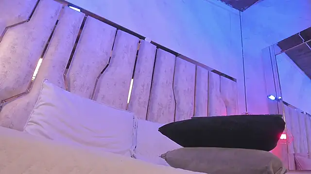 Snapshot of Caroline_palmerr chatting on 02/04/26, 03:23 Caroline palmerr online show from 02/04/26, 03:23