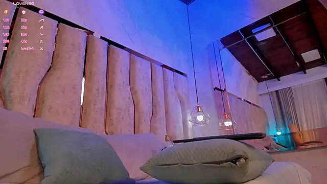 Snapshot of Caroline_palmerr chatting on 02/12/26, 03:12 Caroline palmerr online show from 02/12/26, 03:12