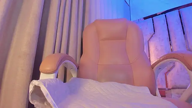 Snapshot of Caroline_palmerr chatting on 04/09/26, 03:28 Caroline palmerr online show from 04/09/26, 03:28