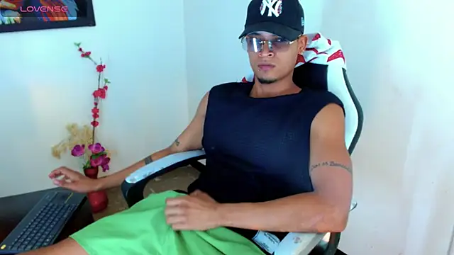 Isaacas  online show from 11/12/25, 12:05