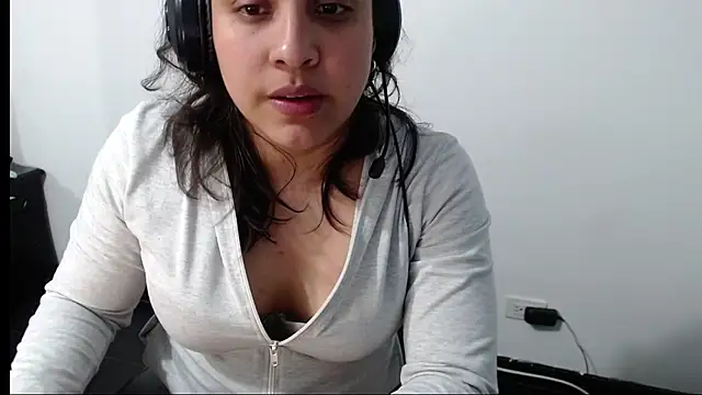 Snapshot of Little-rouse chatting on 02/12/26, 03:45 Little-rouse online show from 02/12/26, 03:45