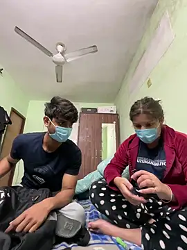 Snapshot of Cute_hotzara chatting on 12/23/25, 04:54 Cute hotzara online show from 12/23/25, 04:54