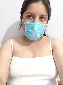 Snapshot of Cute_hotzara chatting on 05/05/26, 05:37 Cute hotzara online show from 05/05/26, 05:37