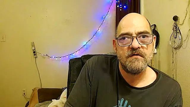 Snapshot of MrBigginTX chatting on 01/18/26, 08:07 MrBigginTX online show from 01/18/26, 08:07