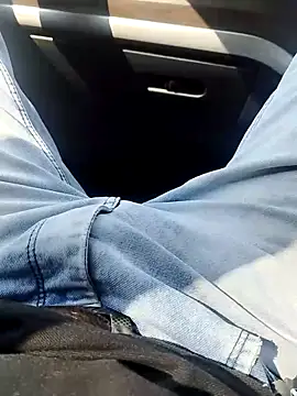 Snapshot of yourcharm4593 chatting on 11/15/25, 05:16 yourcharm4593 online show from 11/15/25, 05:16