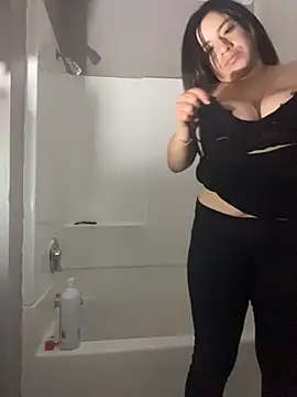 Snapshot of ymfg69 chatting on 01/16/26, 12:31 ymfg69 online show from 01/16/26, 12:31