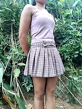 Snapshot of gugu0022 chatting on 07/17/26, 11:42 gugu0022 online show from 07/17/26, 11:42