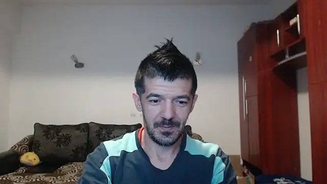 Snapshot of Dale_E chatting on 12/18/24, 05:26 Dale E online show from 12/18/24, 05:26