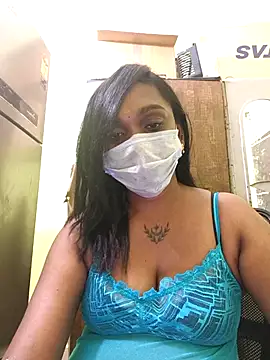 Snapshot of Dharshini98 chatting on 12/15/25, 01:21 Dharshini98 online show from 12/15/25, 01:21