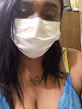 Snapshot of Dharshini98 chatting on 01/12/26, 10:42 Dharshini98 online show from 01/12/26, 10:42