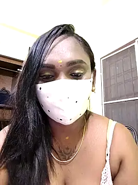 Snapshot of Dharshini98 chatting on 02/05/26, 07:40 Dharshini98 online show from 02/05/26, 07:40