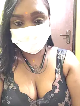 Snapshot of Dharshini98 chatting on 03/05/26, 05:36 Dharshini98 online show from 03/05/26, 05:36