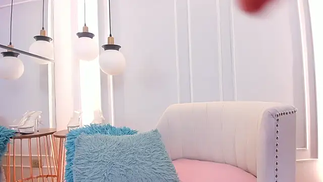 CarolinnaSaenz online show from 06/24/26, 11:31
