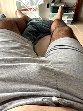 Snapshot of Yannick04 chatting on 11/20/25, 01:33 Yannick04 online show from 11/20/25, 01:33