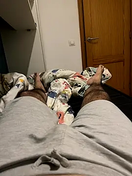 Snapshot of Yannick04 chatting on 11/21/25, 10:08 Yannick04 online show from 11/21/25, 10:08