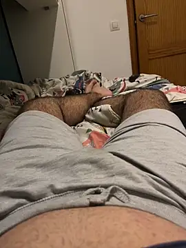 Snapshot of Yannick04 chatting on 11/22/25, 07:35 Yannick04 online show from 11/22/25, 07:35