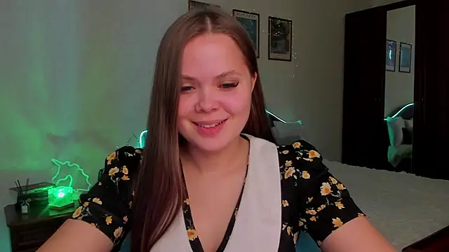 Snapshot of Kira_love_81 chatting on 03/21/26, 12:10 Kira love 81 online show from 03/21/26, 12:10