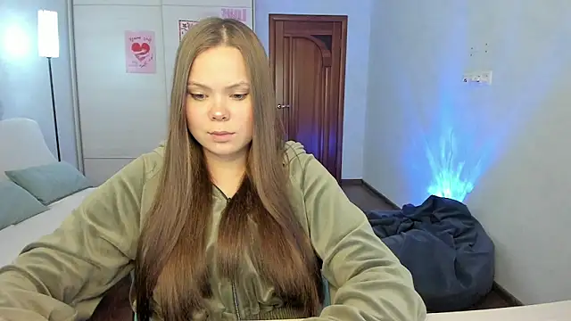 Snapshot of Kira_love_81 chatting on 04/09/26, 04:12 Kira love 81 online show from 04/09/26, 04:12