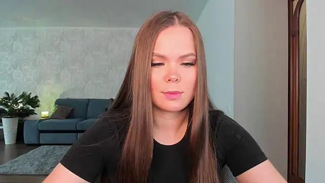 Snapshot of Kira_love_81 chatting on 04/17/26, 12:08 Kira love 81 online show from 04/17/26, 12:08