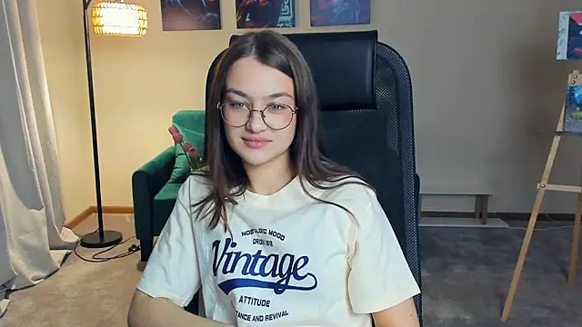 Snapshot of AveryFechter chatting on 11/16/25, 03:39 AveryFechter online show from 11/16/25, 03:39