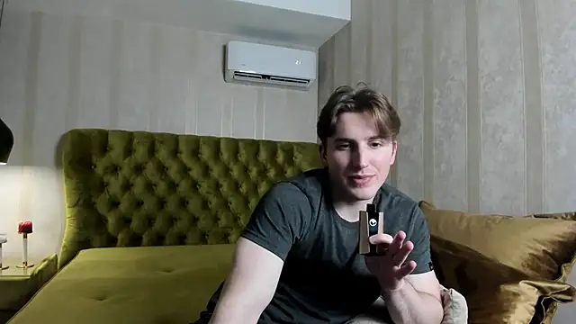 Snapshot of MarkYeti chatting on 11/26/25, 01:01 MarkYeti online show from 11/26/25, 01:01