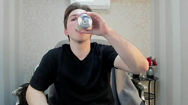 Snapshot of MarkYeti chatting on 03/12/26, 07:31 MarkYeti online show from 03/12/26, 07:31