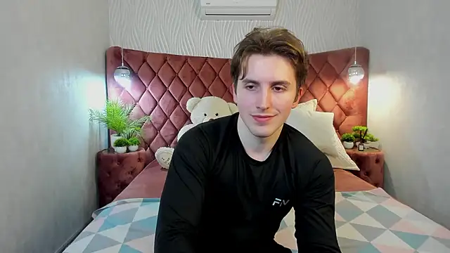 Snapshot of MarkYeti chatting on 03/18/26, 07:28 MarkYeti online show from 03/18/26, 07:28