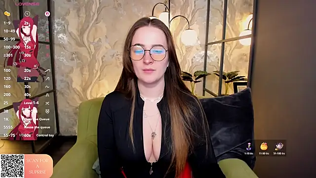 Snapshot of EmmaBloomm chatting on 05/10/26, 10:48 EmmaBloomm online show from 05/10/26, 10:48
