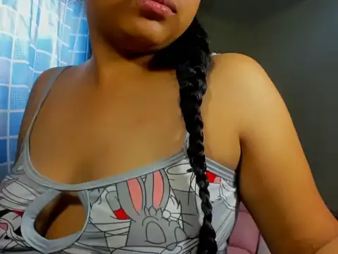 Snapshot of Sweet_Milk03 chatting on 12/17/25, 05:19 Sweet Milk03 online show from 12/17/25, 05:19