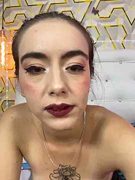 MelanyyJhonson15 online show from 05/18/26, 04:07