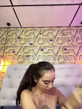 MelanyyJhonson15 online show from 06/05/26, 08:25