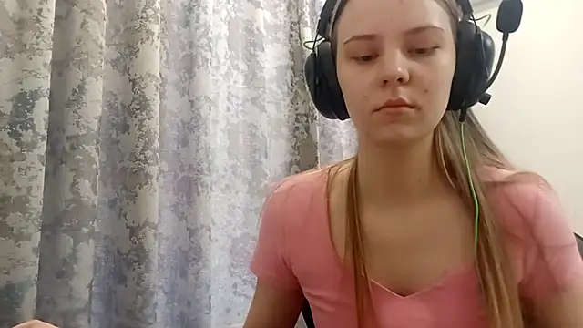 DeenaCaho online show from 12/16/25, 06:29