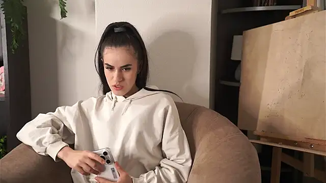 AngelWegge online show from 11/18/25, 04:39