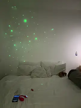 Snapshot of dolceragazza_15 chatting on 11/24/25, 10:42 dolceragazza 15 online show from 11/24/25, 10:42