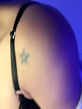 Snapshot of dolceragazza_15 chatting on 12/18/25, 10:16 dolceragazza 15 online show from 12/18/25, 10:16