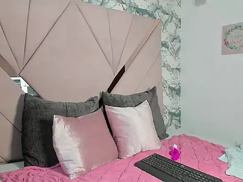 Snapshot of anna_jules chatting on 12/19/25, 11:39 anna jules online show from 12/19/25, 11:39