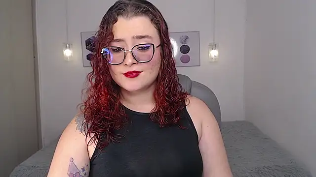 Snapshot of selene_rouse_ chatting on 05/08/26, 10:37 selene rouse online show from 05/08/26, 10:37