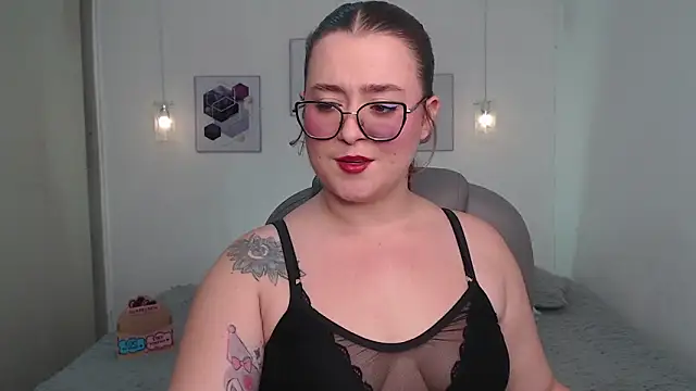 Snapshot of selene_rouse_ chatting on 05/31/26, 09:27 selene rouse online show from 05/31/26, 09:27