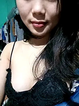 Snapshot of Lynk2x chatting on 11/14/25, 04:49 Lynk2x online show from 11/14/25, 04:49