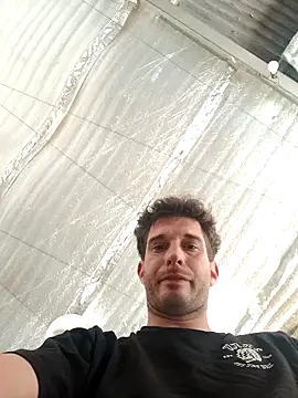 Snapshot of _____-AAAZZZ999000____A chatting on 11/19/25, 02:17 -AAAZZZ999000 A online show from 11/19/25, 02:17