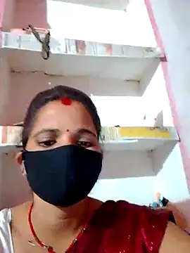 Snapshot of Bigg_bhabi chatting on 11/18/25, 02:43 Bigg bhabi online show from 11/18/25, 02:43