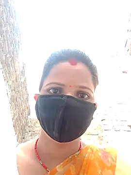 Snapshot of Bigg_bhabi chatting on 11/19/25, 09:53 Bigg bhabi online show from 11/19/25, 09:53