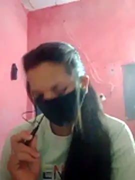 Snapshot of Bigg_bhabi chatting on 12/13/25, 11:10 Bigg bhabi online show from 12/13/25, 11:10