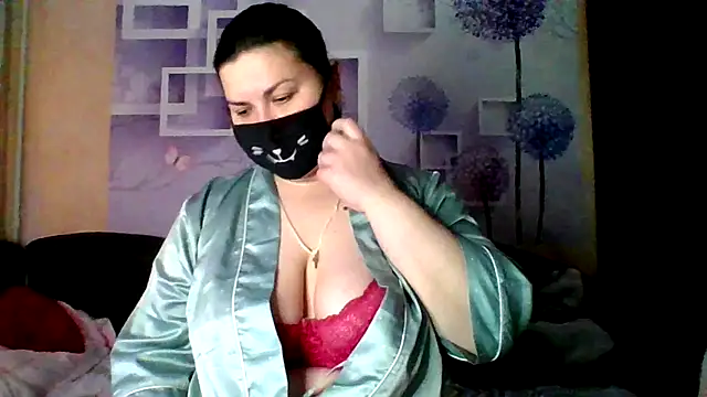 Snapshot of honey_sweet_couple chatting on 12/19/25, 05:25 honey sweet couple online show from 12/19/25, 05:25