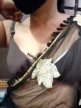 Snapshot of mahalaxmi_teluguammai chatting on 11/14/25, 10:14 mahalaxmi teluguammai online show from 11/14/25, 10:14