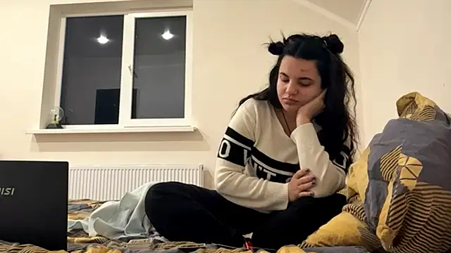 ArielleLeitao online show from 11/14/25, 03:11