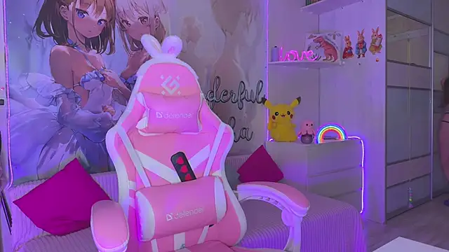 CheekySashaCharm online show from 06/19/26, 07:12