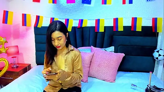 VictoriaRouge  online show from 06/21/26, 10:56