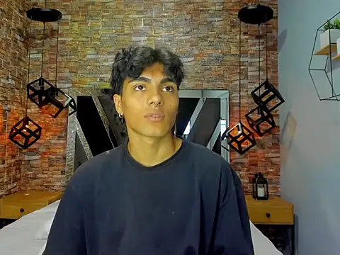 MattFiore online show from 12/04/25, 07:11