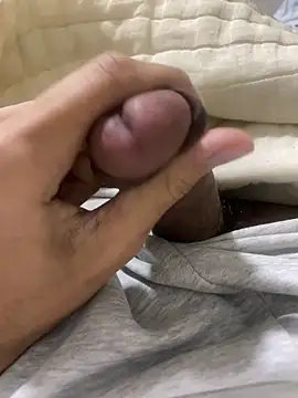 Snapshot of tinymachine chatting on 11/19/25, 06:41 tinymachine online show from 11/19/25, 06:41